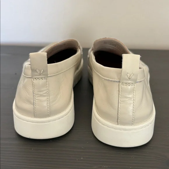 Vionic Uptown Loafer in cream leather slip on round toe size 9.5 - Picture 6 of 13